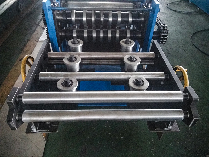 z profile roll forming machine