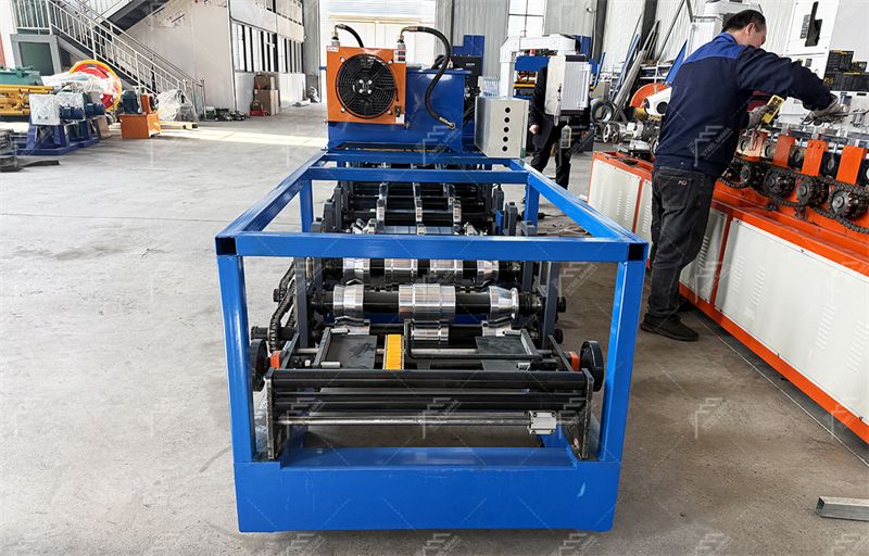 kr18 standing seam machine