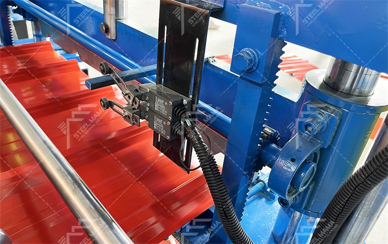 IBR metal roofing sheet roll forming machine