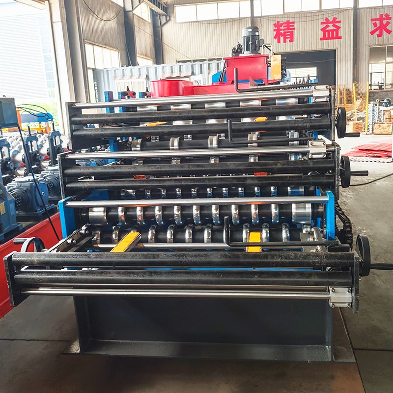 Chile Popular High Standard 800 Tile & 5V & 836 Corrugated Roofing Sheet Three Layer Machine