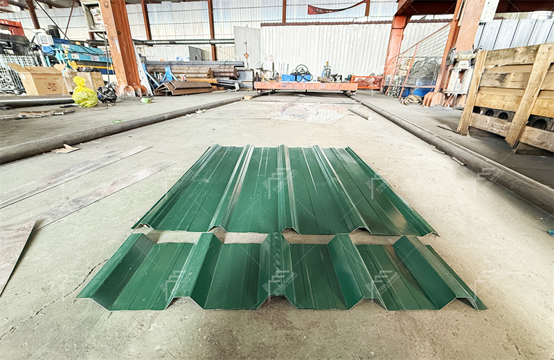 820 Trapezoidal roof sheet Machine