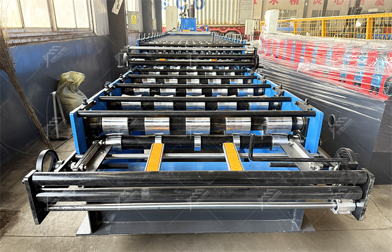 corrugated roof forming machine