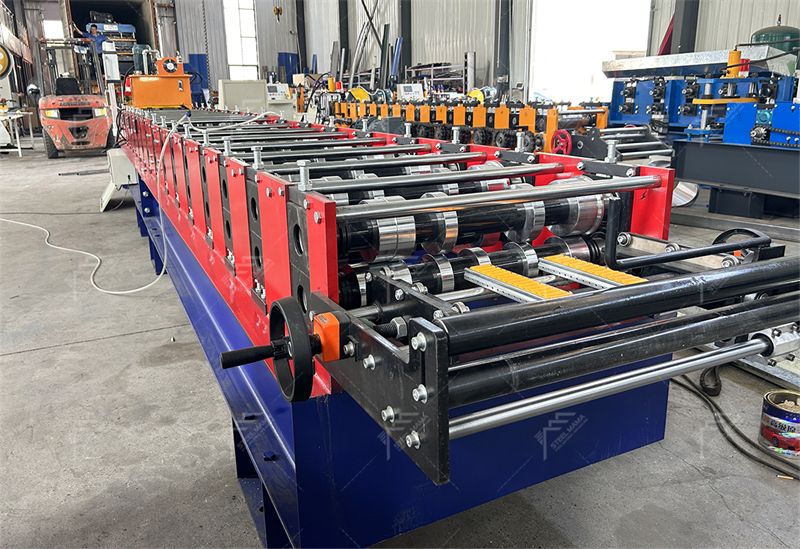 standing seam roofing machine