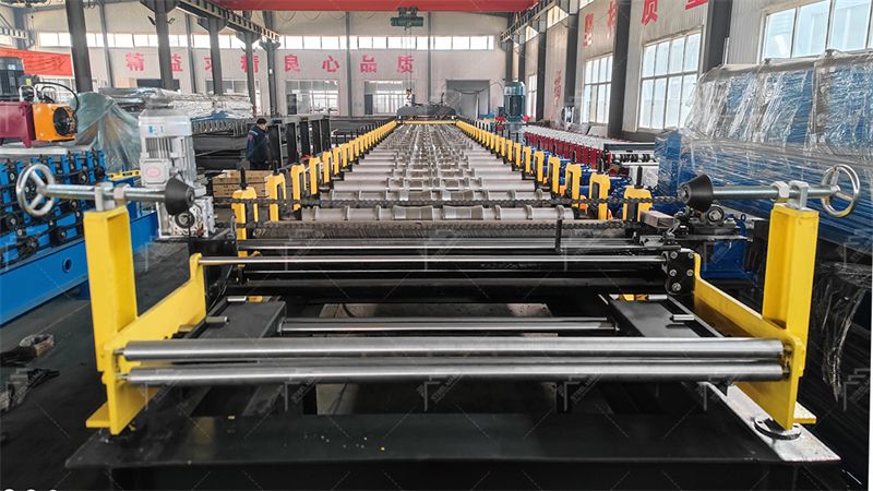 floor deck making machine