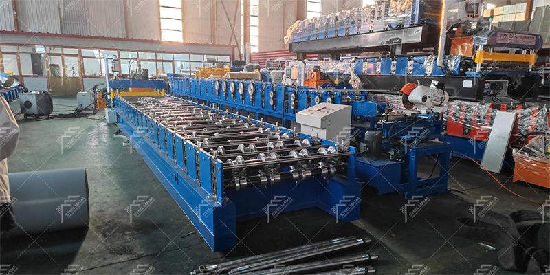 R panel metal roll forming machine