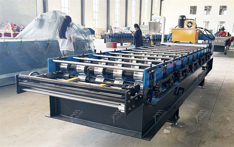 Trapezoidal steel roofing machine