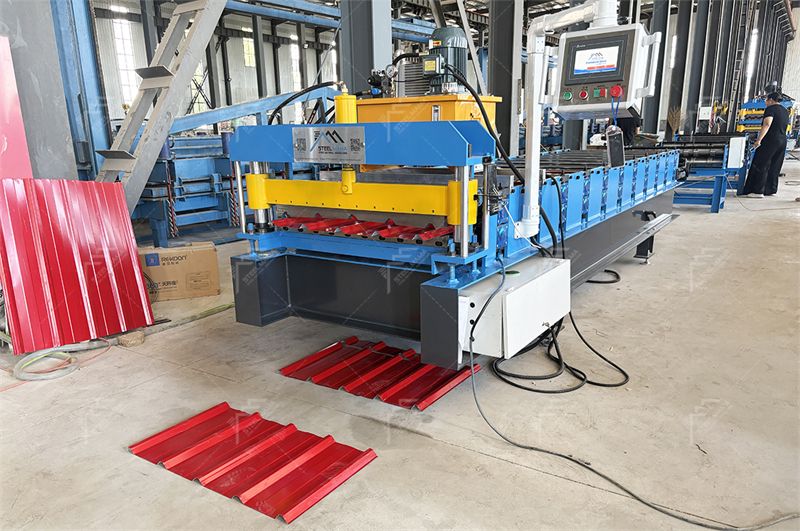 Trapezoidal steel roof forming machine