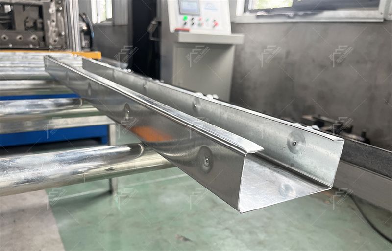 Auto CZU purlin machine