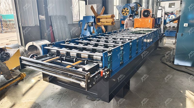 hydraulic glazed tile rolling machine