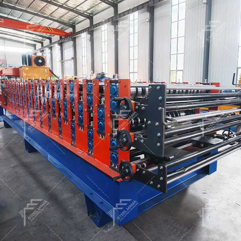 Steelmama Easy Operation 840 IBR & 836 Corrugated & 1025 Tile Roofing Sheet Panel Three Layer Machine for Chile